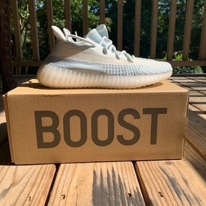 Yeezy 350 vs cloud white